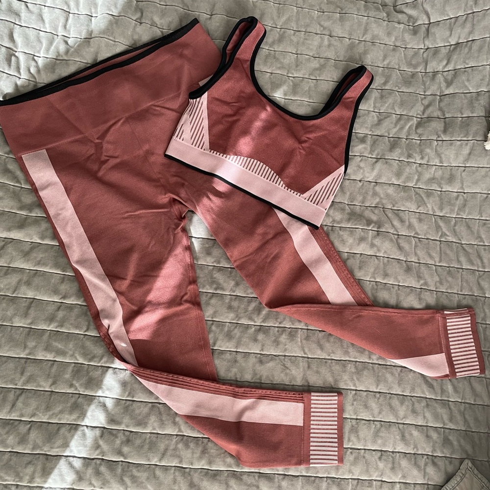 Fabletics Seamless Euphoria 2-piece Outfit